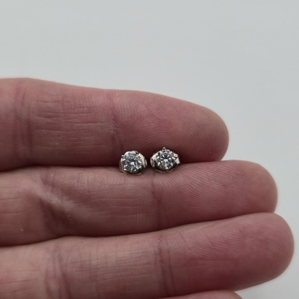 Sterling Silver Cubic Zirconia Small Stud Earrings A3981